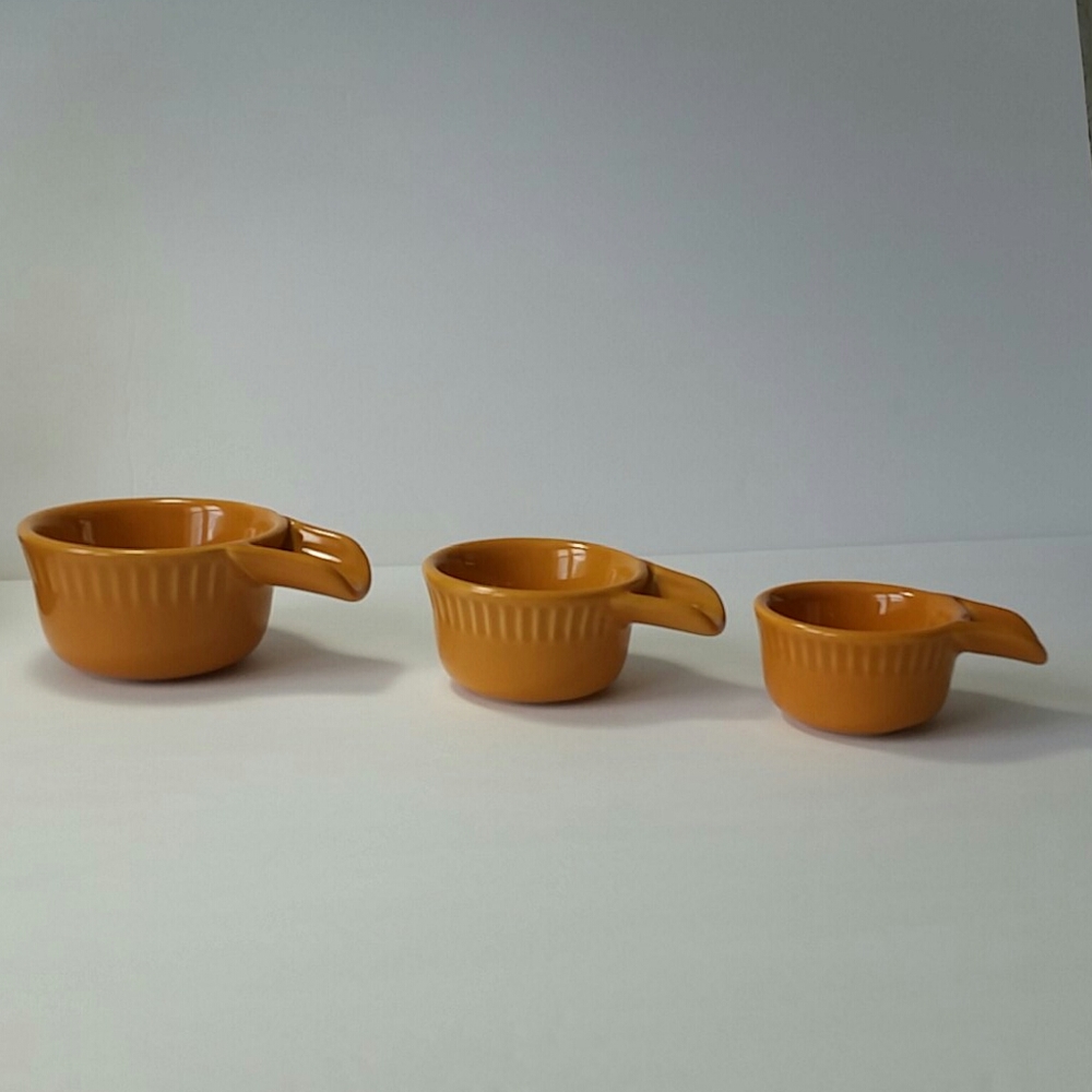Set of 3 Pfaltsgraff Ceramic Measuring Cups
